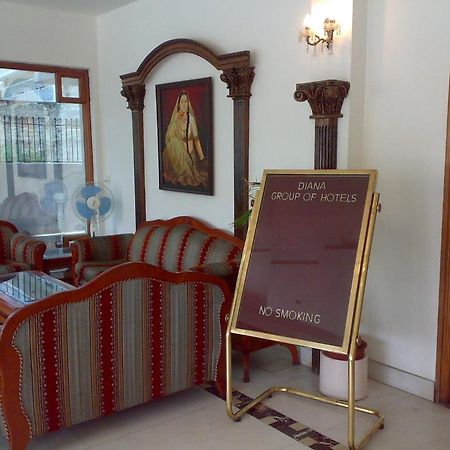 Hotel Diana Palace Джайпур Екстериор снимка